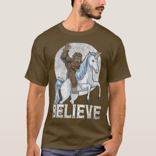 Camiseta Pé Grande Unicórnio Acredita Homens Engraçados