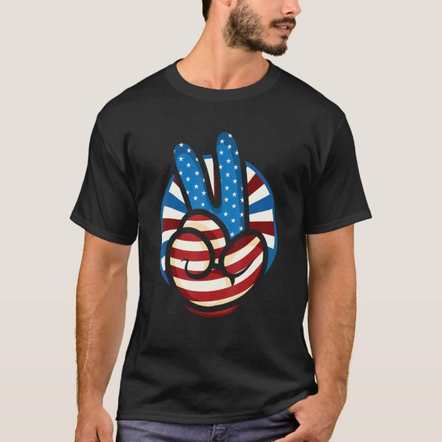 Camiseta Peace American Flag Hippie EUA Legal Victory Hand  (Frente)