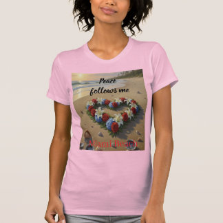 Camiseta Peace Follows Me Beautiful Beach Floral T-Shirt
