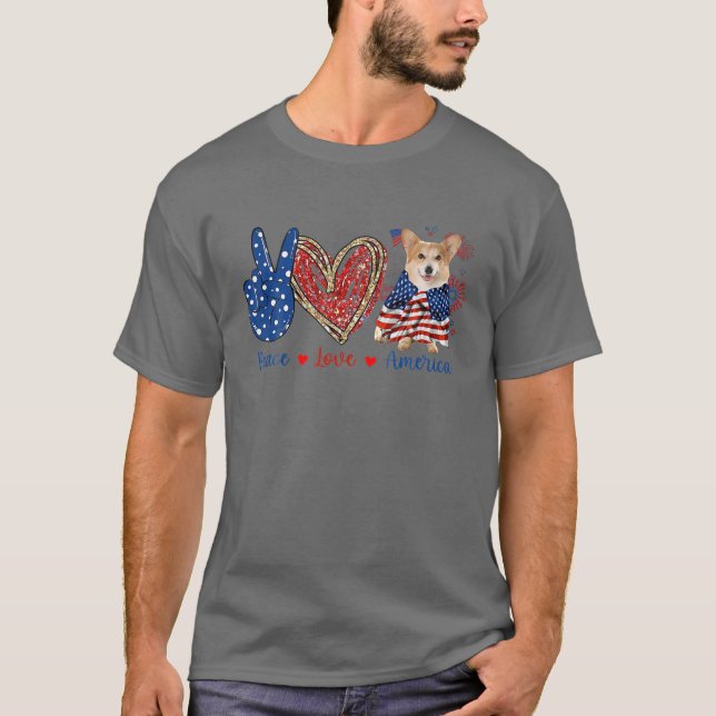 Camiseta Peace Love Corgi Dog Patriotic America Flag 4Ta Ju (Frente)