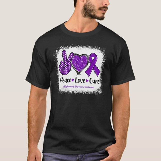 Camiseta Peace Love Cure Alzheimers Disease Awarp Purpl (Frente)