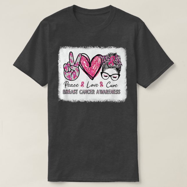 Camiseta Peace Love Cure Messaging Bun Pink Breast Cancer A (Frente do Design)