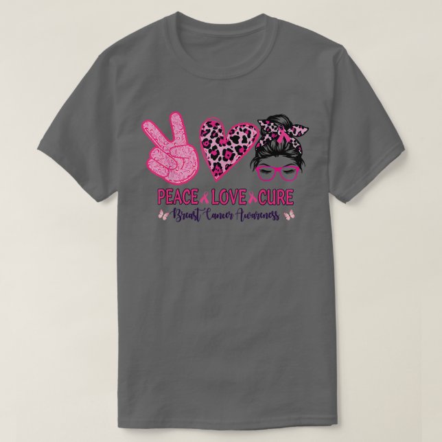 Camiseta Peace Love Cure Pink Leopard Rosa Messy Bun Breast (Frente do Design)