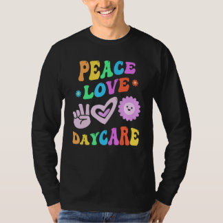 Camiseta PEACE LOVE DAYCARE Retro Teacher Groovy Back To Sc