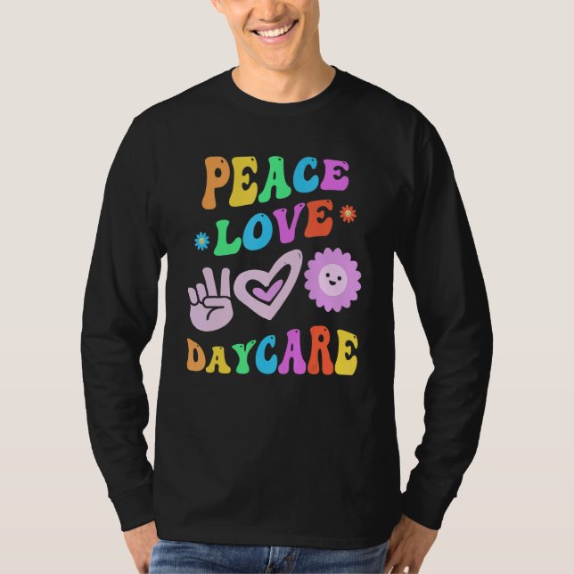 Camiseta PEACE LOVE DAYCARE Retro Teacher Groovy Back To Sc (Frente)