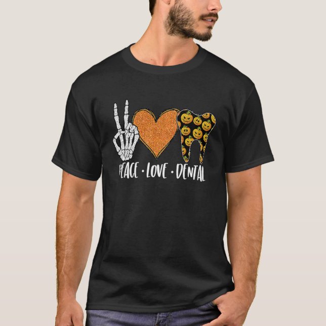 Camiseta Peace Love Dental Halloween Pumpkins Dentist (Frente)