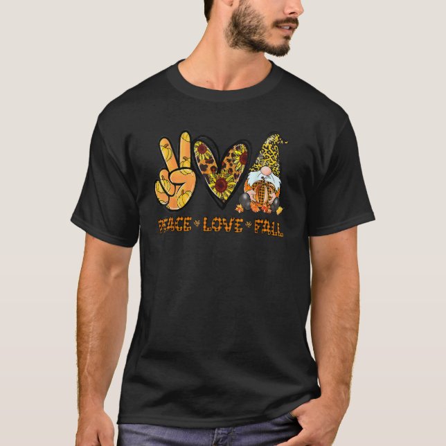 Camiseta Peace Love Fall  Gnome Autumn  Pumpkins Halloween (Frente)