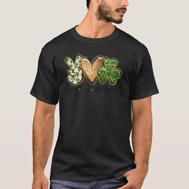 Camiseta Peace Love Irish Cute Peace Heart Shamrock Rua Pat (Frente)