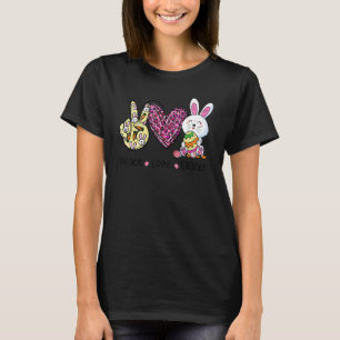 Camiseta Peace Love Páscoa Lepard Bunny Ovo Basket Women K