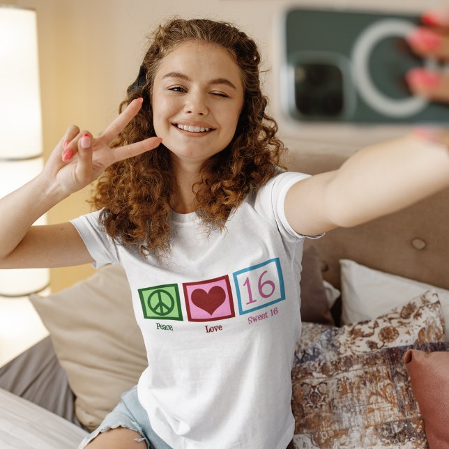 Camiseta Peace Love Sweet 16 Cute 16th Birthday Girl (Criador carregado)
