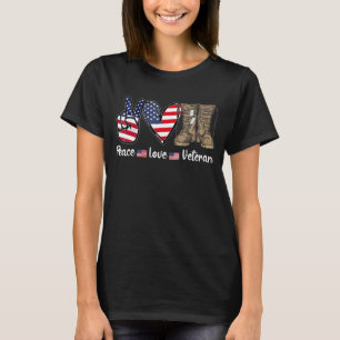 Camiseta Peace Love Veteran Usa Flag Combate Boots Veteran 