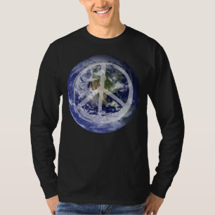 Camiseta PEACE no Planeta da Terra no Símbolo de Paz no Esp