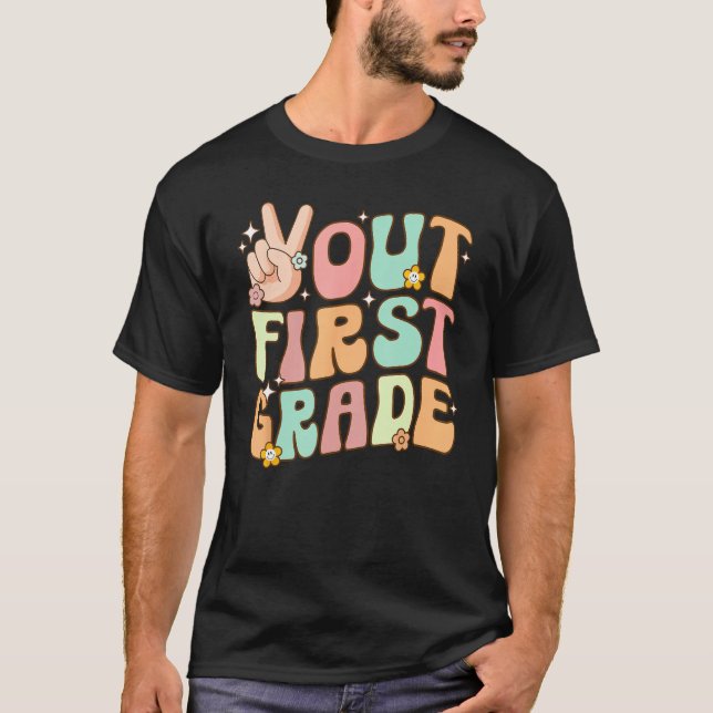 Camiseta Peace Out 1st Grade Cute Last Day Of School First  (Frente)
