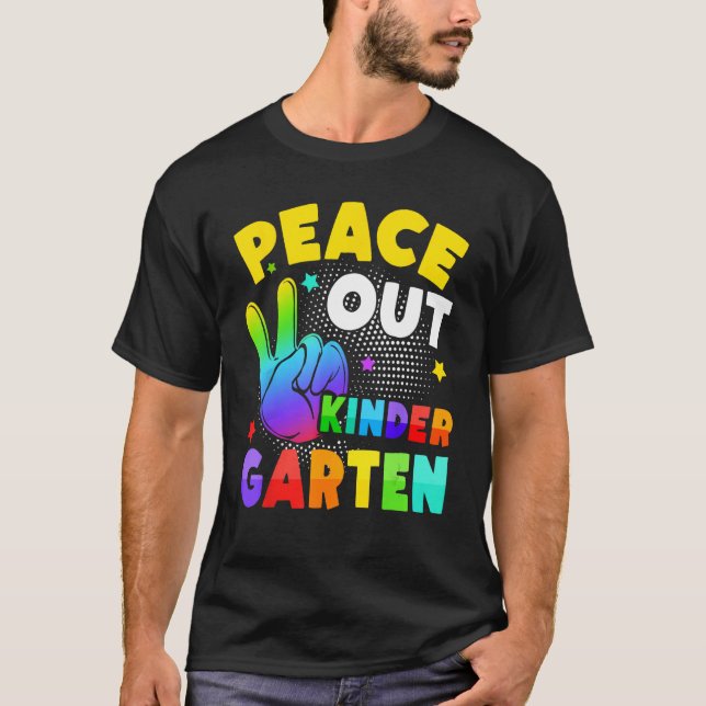 Camiseta Peace Out Kindergarten Graduation Last Day Of Scho (Frente)