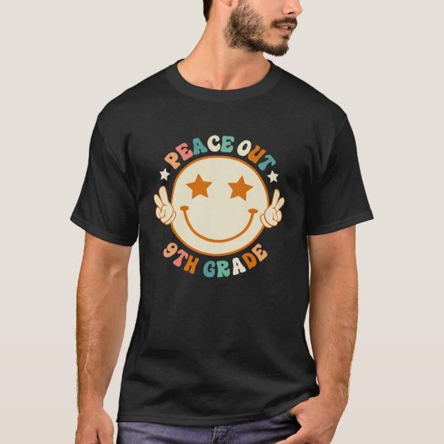Camiseta Peace Out Kindergarten Retro Groovy Graduation Cla (Frente)