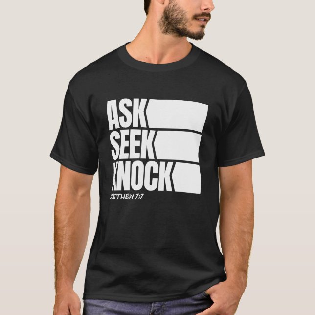 Camiseta Peça Procure Bata Mateus 77 Fé Cristã Versículo Bí (Frente)