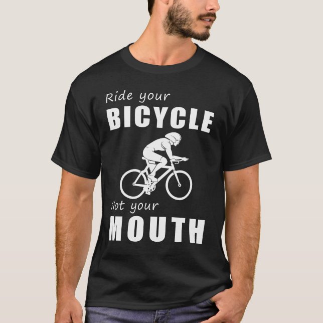 Camiseta Pedalem A Bicicleta, Não A Boca! Ande na sua bicic (Frente)