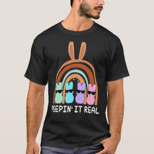 Camiseta Peepin'It Real Rainbow Felz pascoa Bunnies Mens