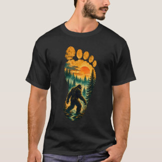 Camiseta Pegada de Pé Grande Luar Montanha Árvores Floresta