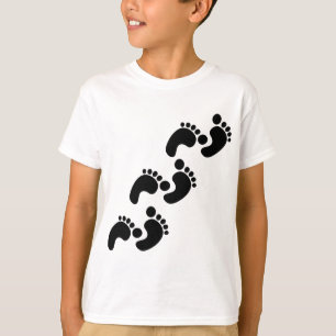 Camiseta pegadas bonitos do bebê