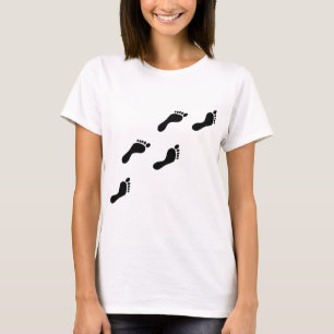 Camiseta pegadas pretas
