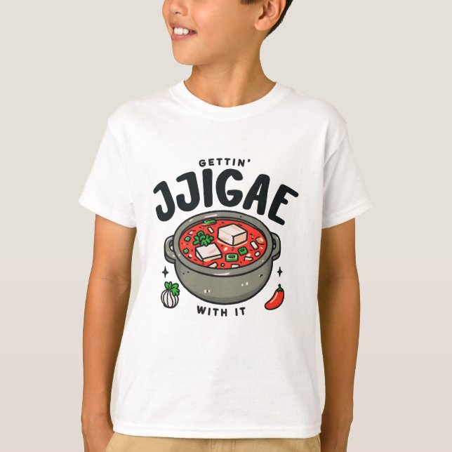 Camiseta Pegando Jjigae Com O Mosto Kimchi Coreano (Frente)