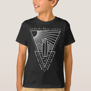 Camiseta Pegue a onda surfando ondas de surfboard retrô mar