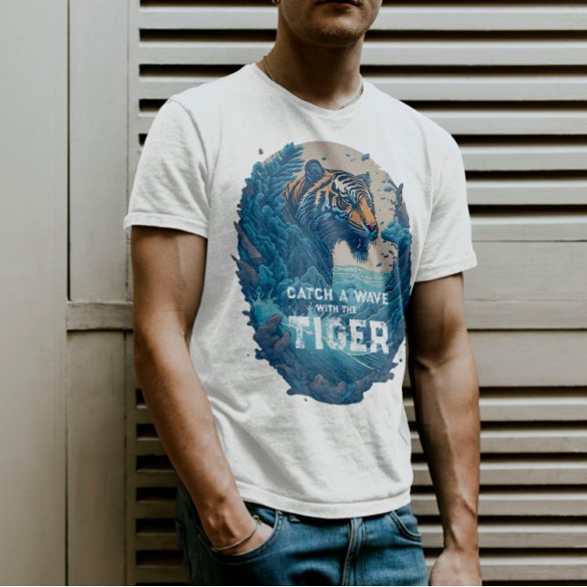 Camiseta Pegue uma Onda com o Tigre - presente para surfist (Criador carregado)