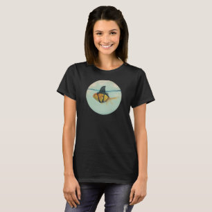 Camiseta Peixe Dourado com uma Barbatana de Tubarão