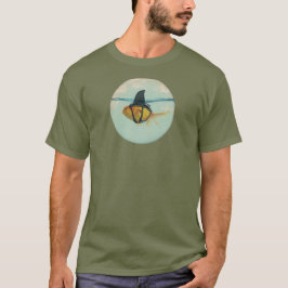 Camiseta Peixe Dourado com uma Barbatana de Tubarão