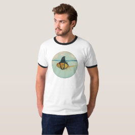 Camiseta Peixe Dourado com uma Barbatana de Tubarão