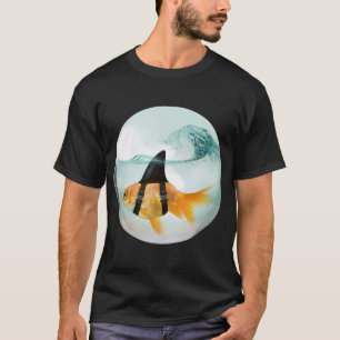 Camiseta Peixe Dourado com uma Barbatana de Tubarão Montand