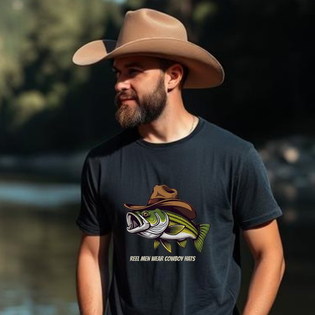 Camiseta Peixe engraçado Vestindo um chapéu-T-Shirt (Bass Fish with a Cowboy Hat, Fisherman Style Fathers Day Birthday For him)