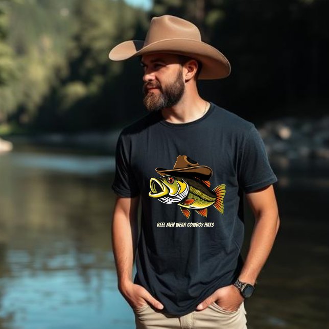 Camiseta Peixe engraçado Vestindo um chapéu-T-Shirt (Bass Fish Funny T shirt Reel Men Wear Cowboy Hats Fathers day Birthday gift for him)