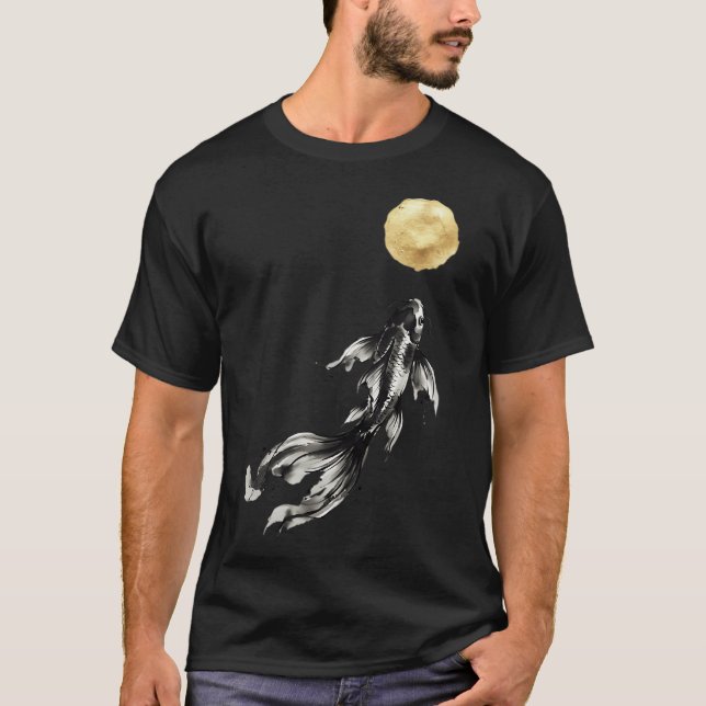 Camiseta Peixe Koi e Lua Dourada (Frente)