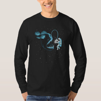 Camiseta Peixes Abissais Caçando Um Astronauta