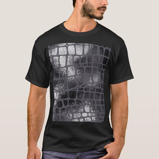 Camiseta Pele Preta Metálica de Cobra: Textura Elegante (Frente)