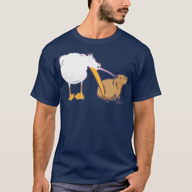Camiseta Pelican Tries to Eat Capybara Funny Cute Kawaii (Frente)