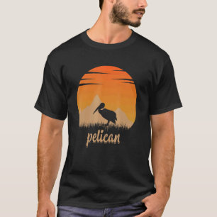 Camiseta Pelicano Animal Quente Na Montanha Na Natureza