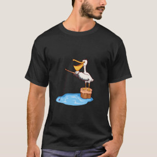 Camiseta Pelicano de Desenho Animado Engraçado Pescando