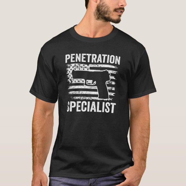 Camiseta Penetralist Pistol Usa Flag Mens Gu (Frente)