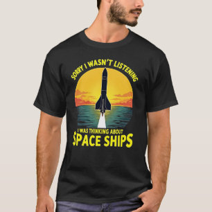 Camiseta Pensamento de Estilo Vintage Sobre Naves Espaciais