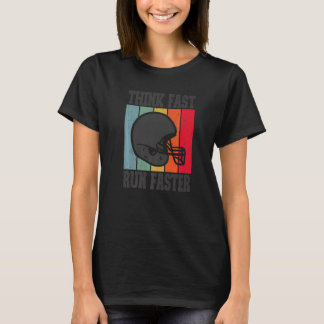 Camiseta Pense em rápido desenrolar dizendo futebol mais rá
