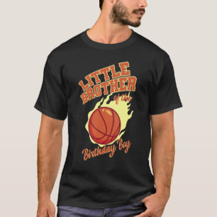 Camiseta Pequeno Irmão Da Família De Basquete De Aniversári