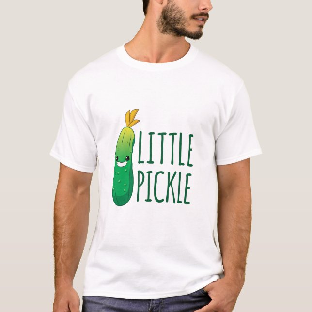 Camiseta Pequeno Picante Verde Vestindo Óculos de sol (Frente)