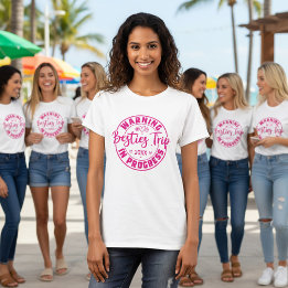 Camiseta Percurso de Besties em Andamento Magenta em Branco