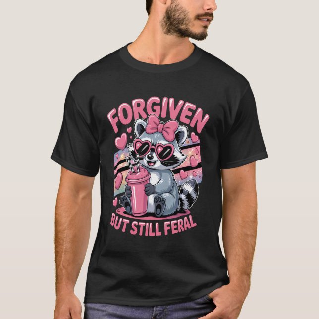 Camiseta Perdoado Mas Ainda Feral Citação Cristã Engraçado  (Frente)