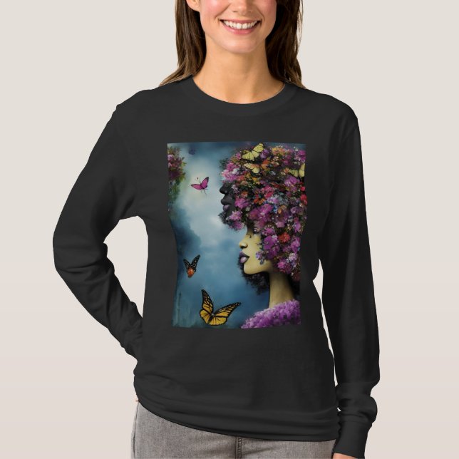 Camiseta Perfil de Mulher Com Flores Roxas & Borboletas (Frente)
