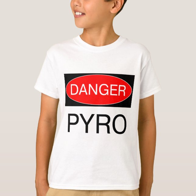 Camiseta Perigo - Saco De Tumg Pyro Funny Pyrotech (Frente)
