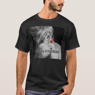 Camiseta Permaneça o t-shirt preto mais estranho